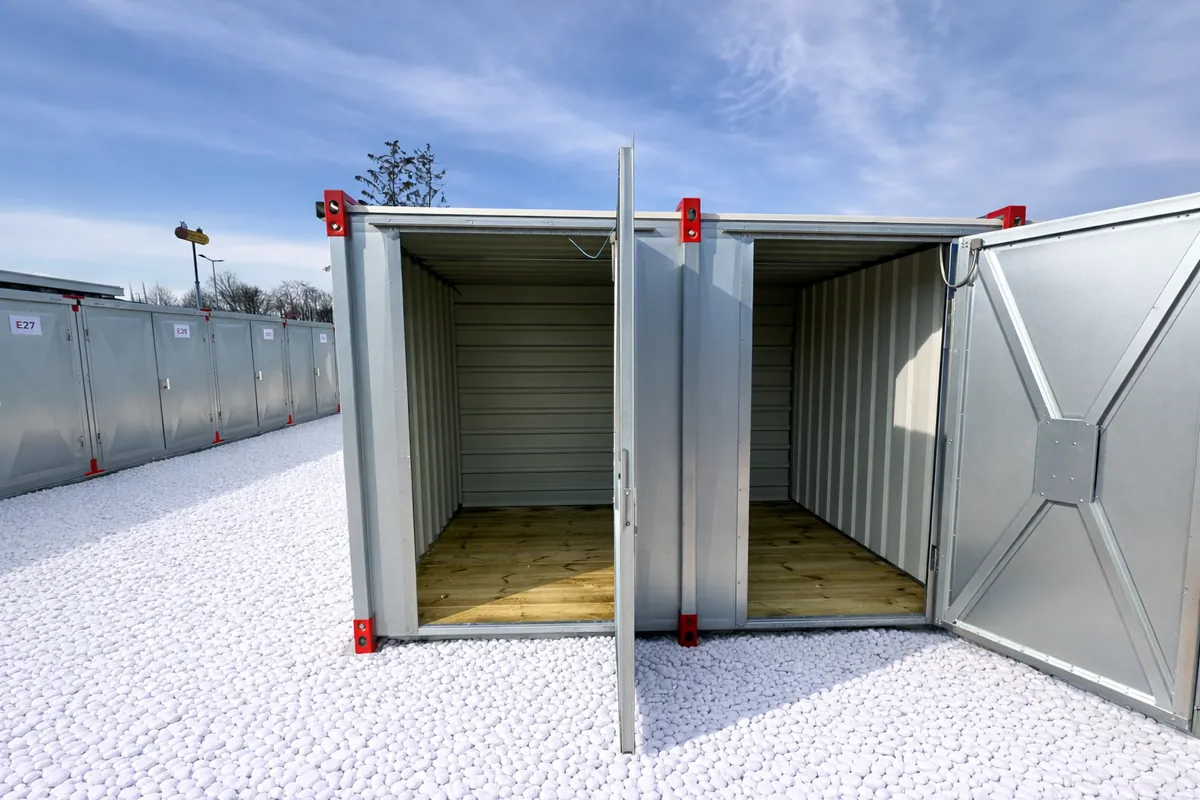 Nowoczesny kontener self storage 24/7 w Warszawie - Pakomaty24, magazyny samoobsługowe z elektronicznym dostępem na Pradze Północ